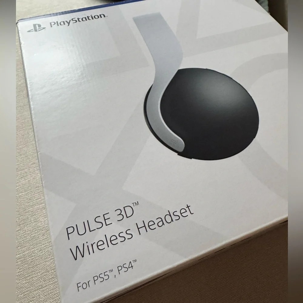 Sony Wireless Headset Box - White and Black